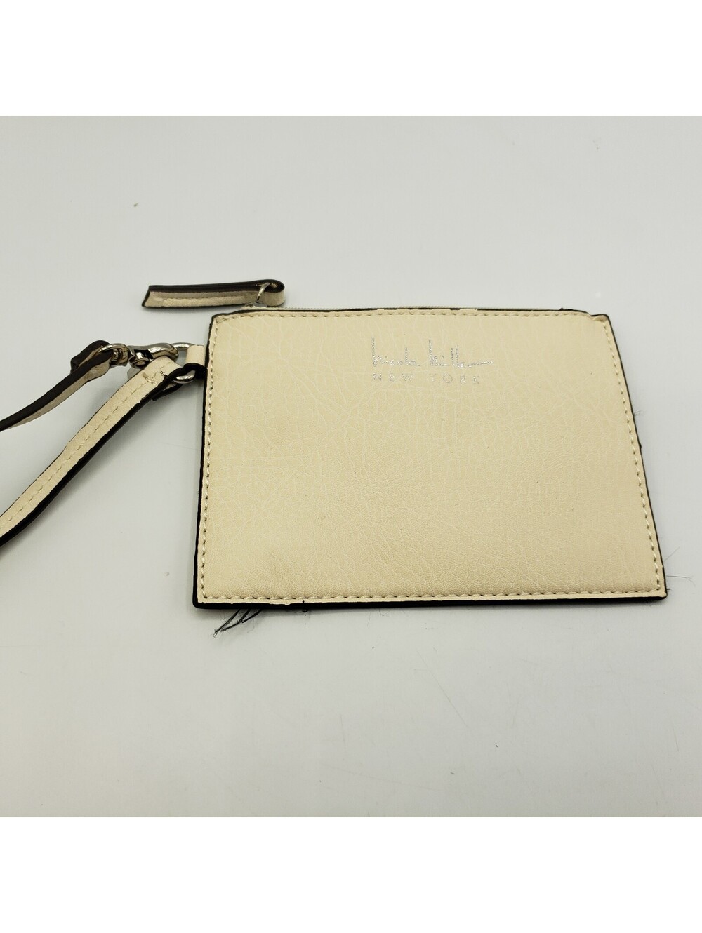 Nicole Miller New York Off White Wristlet Coin Change Purse Pouch NEW Zip Close